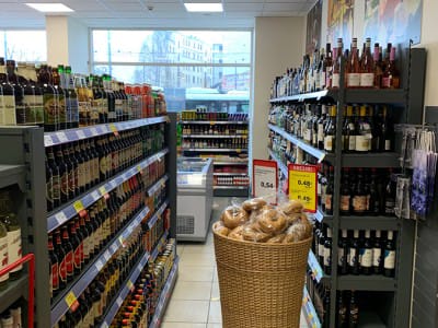 VVN-teamet utførte levering av handelsutstyr og monteringsarbeid i den nye butikken til butikkjeden "TOP" i Riga.2
